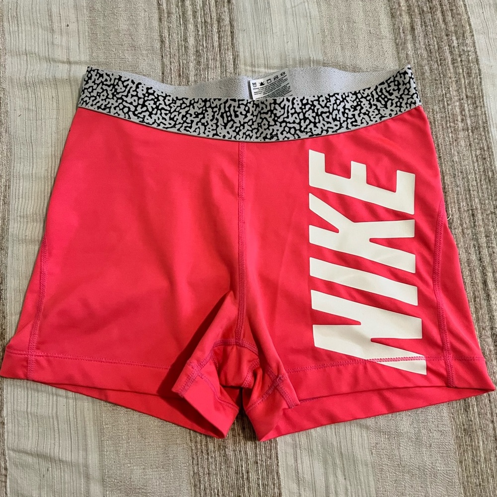 Women’s Nike shorts size Medium